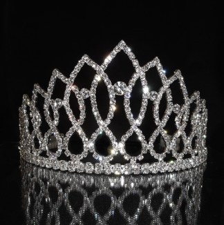 Example of Crown in Mega Model Package for National Winner — *We reserve the right to replace the pictured style with one of equal or greater value.